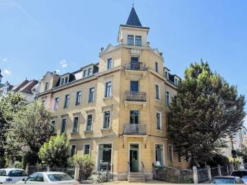 Außergewöhnliche Dachgeschoss Maisonette mit Balkon & Dachterrasse!