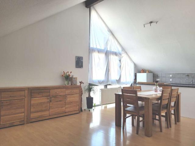 Außergewöhnliche Dachwohnung. für zwei oder drei