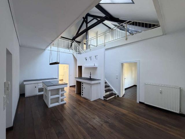 Außergewöhnliche Design Maisonette mit großer Dachterrasse in Eicken