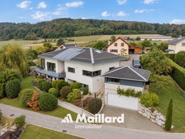 Außergewöhnliche freistehende Villa mit 180° Blick auf die Broye Ebene