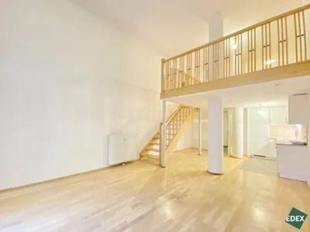 Außergewöhnliche Galerie Wohnung mit Garten und neuer Küche nähe U4 Braunschweiggasse