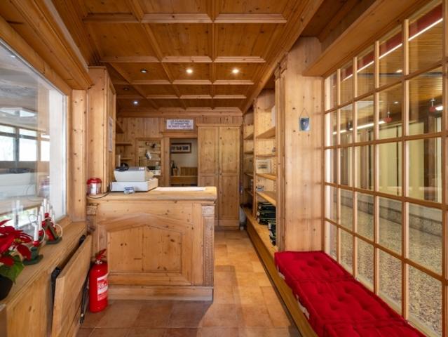 Außergewöhnliche Garage / Geschäftsräume im Herzen von Crans Montana