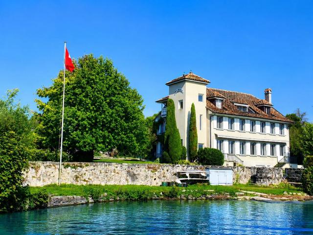 Außergewöhnliche Immobilie am Wasser in Nyon