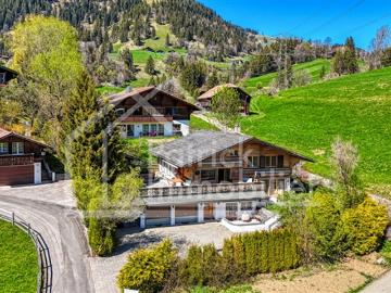 Außergewöhnliche Immobilie im Herzen von Saanen – alpine Eleganz und außergewöhnliches Panorama