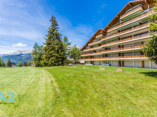 Ausgezeichnete Lage für dieses 4.5 Zimmer Haus am Golfplatz