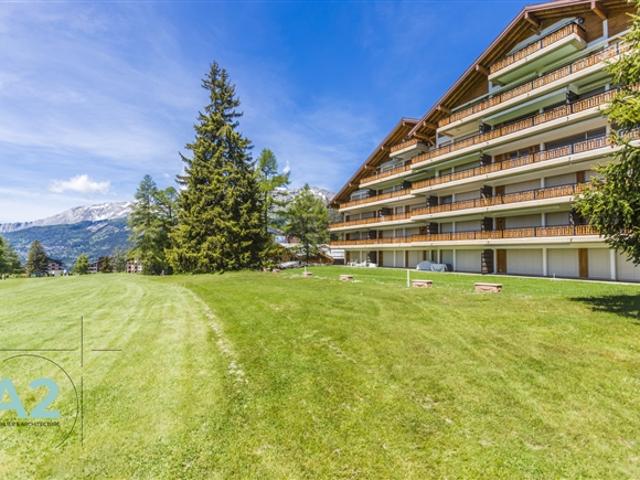 Ausgezeichnete Lage für dieses 4.5 Zimmer Haus am Golfplatz
