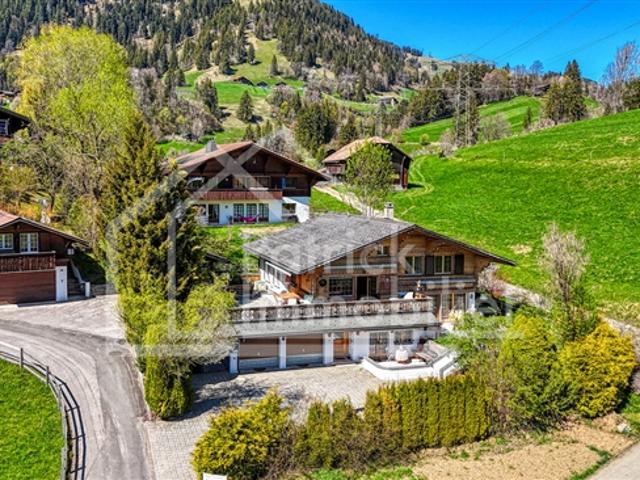 Aussergewöhnliche Liegenschaft im Herzen von Saanen – Alpine Eleganz und atemberaubendes Panorama
