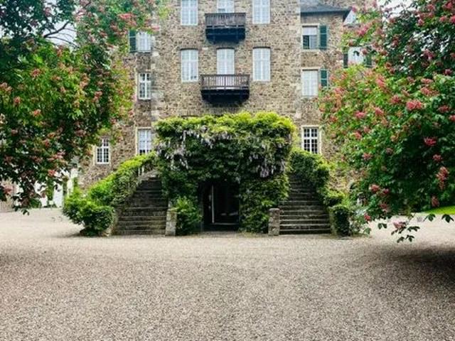 Aussergewöhnliche Maisonettewohnung im Schloss Allner – Ihr neues Zuhause wartet!