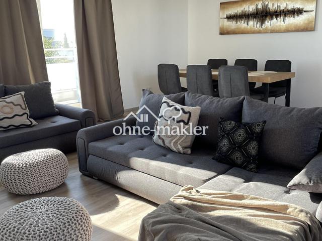 Außergewöhnliche möblierte Dachgeschosswohnung und Alpenblick – 132 m² in München