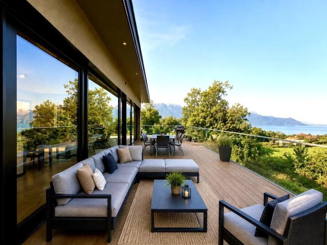Außergewöhnliche moderne Villa mit Panoramaaussicht