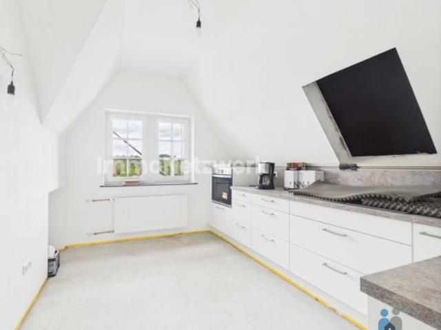 außergewöhnliche, sanierte Jugendstilwohnung mit Aufzug & Stellplatz in historischer Villa