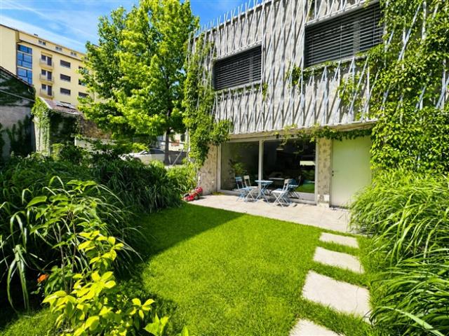 AUSSERGEWÖHNLICHE STÄDTISCHE VILLA IM HERZEN VON MARTIGNY – 3,5 ZIMMER MIT GARTEN UND UMBAUKELLER