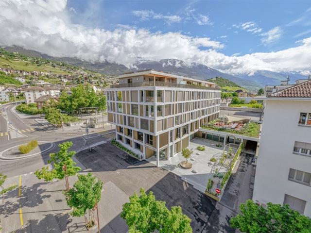 AUSSERGEWÖHNLICHER ATTIQUE MIT 4,5 ZIMMERN STADTZENTRUM VON SIERRA
