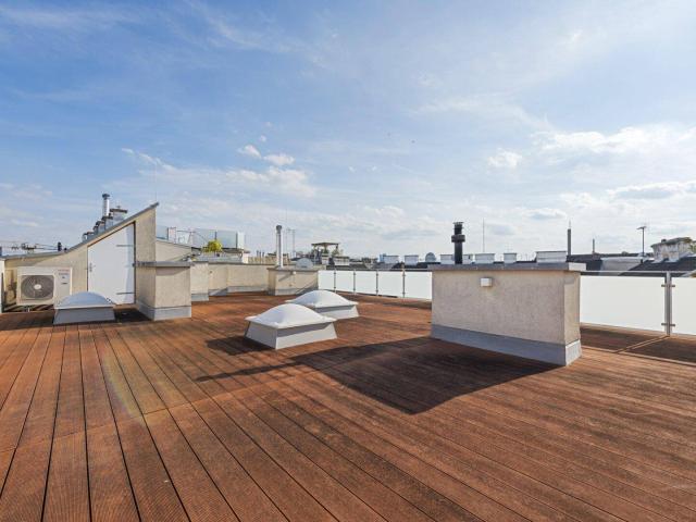 Außergewöhnlicher DG Ausbau in Naschmarkt Nähe / 155 m2 Dachterrasse + Garage!