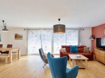 AUSSERGEWÖHNLICHES 4,5 ZIMMER APARTMENT IN EINER GESCHÄTZTEN LAGE