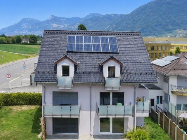 Außergewöhnliches Doppelhaus auf einem Dachboden 5,5 Zimmer Wohnung oben