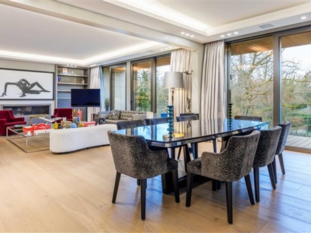 Außergewöhnliches Doppelhaus Penthouse mit großer Panoramaterrasse