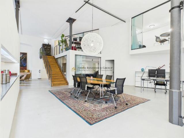 Aussergewöhnliches Designloft mit historischem Charme und privatem Garten