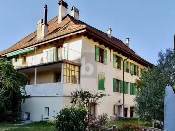AUSSERGEWÖHNLICHES DUPLEX MIT SEEBLICK – OBERSTE ETAGE
