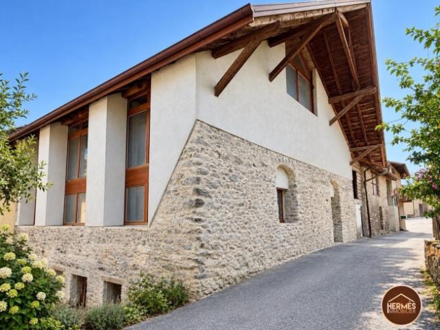 Außergewöhnliches Haus mit 237 m² – potenzielles Loft oder 7,5 Zimmer in Saint Pierre de Clage