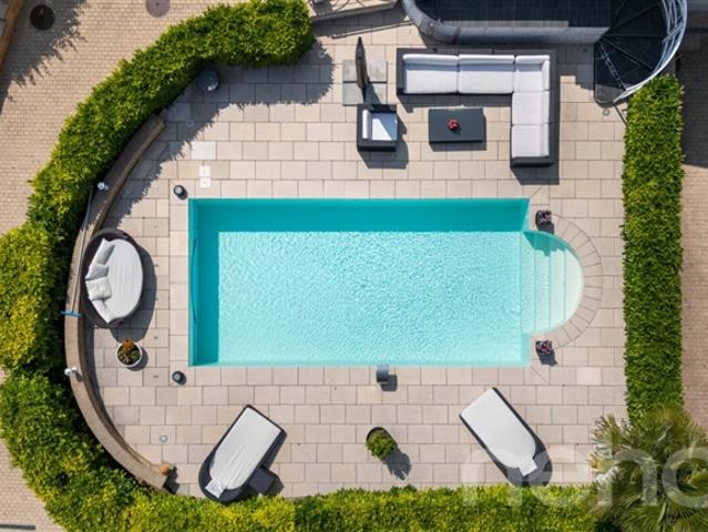 Außergewöhnliches Haus mit beheiztem Pool