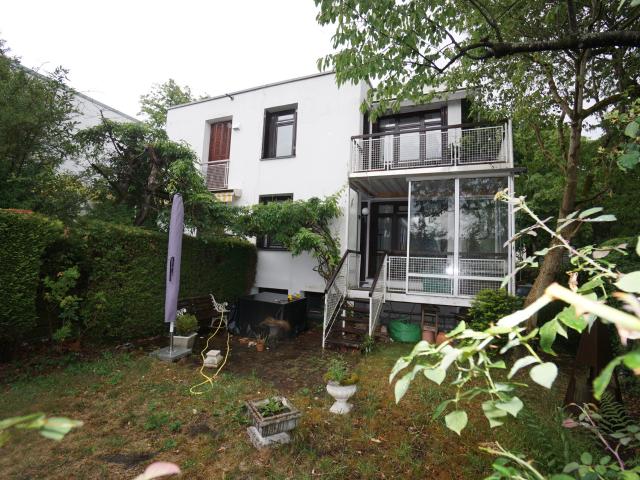 Außergewöhnliches Split Level REH mit Dachterrasse in ruhiger Lage von Ottobrunn, Bes. MI 22.07