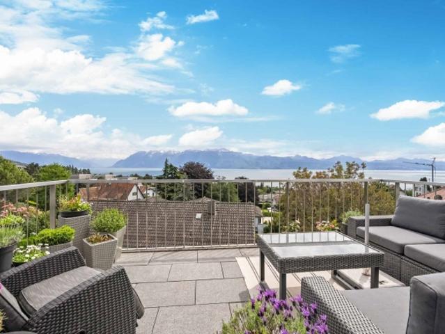 Außergewöhnliches Penthouse mit Panoramablick auf den Genfersee