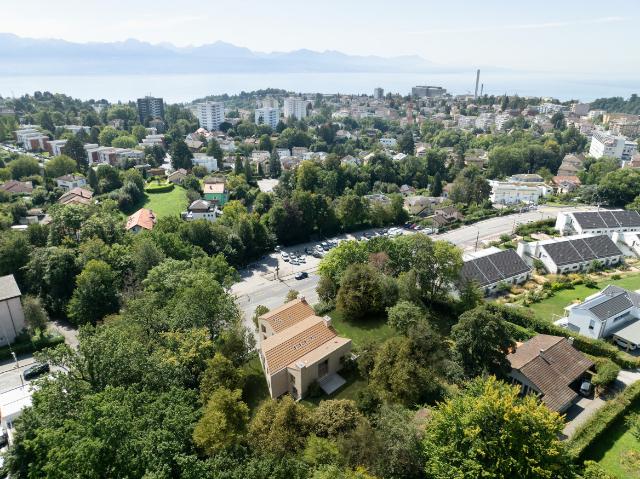 AUSSERGEWÖHNLICHES UND EINZIGARTIGES OBJEKT IN EINER GRÜNEN UMGEBUNG DER STADT