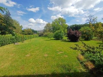 Äußerst großzügiges 1 2 Familienhaus mit großem Garten am Stadtrand von Gmunden!