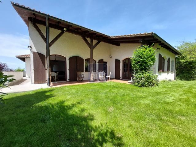 Aussichtslage, lichtdurchflutet, großzügig, mit Garten, Terrasse, Balkon, Garage.