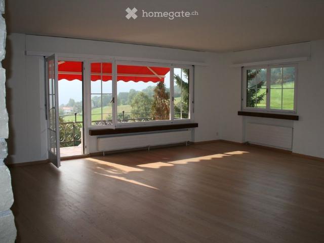 Ausssichtsreiche, ruhige 4 1/2 Zimmer Maisonette Wohnung in Jenins Bündner Herrschaft