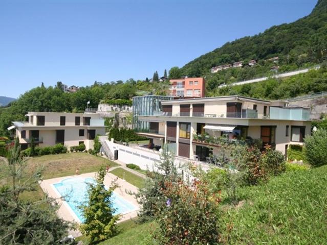 GROSSE 5,5 ZIMMER WOHNUNG MIT DEN ANNEHMLICHKEITEN EINER VILLA UND EINEM WUNDERSCHÖNEN PANORAMABLICK