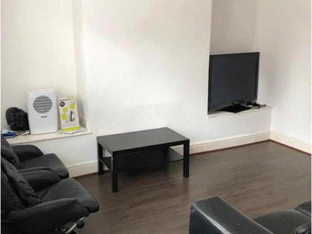 Autumn Street, Leeds LS6, 2 bed terraced house to rent, £975 pcm | PrimeLocation