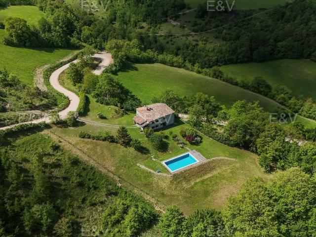 Autentico casale sulle colline marchigiane 265m² Apecchio