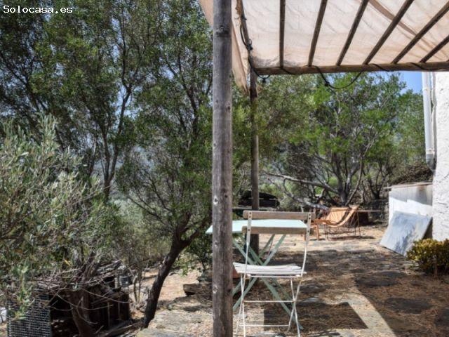 Auténtica casa de campo de estilo barraca tradicional con vistas al mar y un