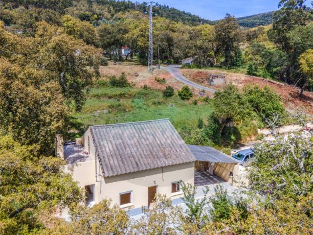Autêntica casa de campo portuguesa com paisagens rurais, pomares, bosque de carvalhos e absoluta paz e tranquilidade Marmelete