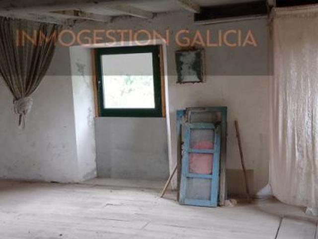 Auténtica casa de piedra gallega con gran parcela de 3.447 m²