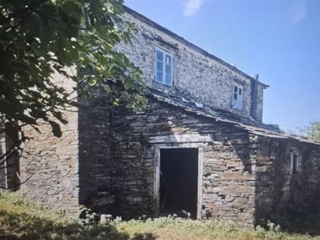 Auténtica casa gallega de piedra para reformar – cerca del m. 286m² Ortigueira
