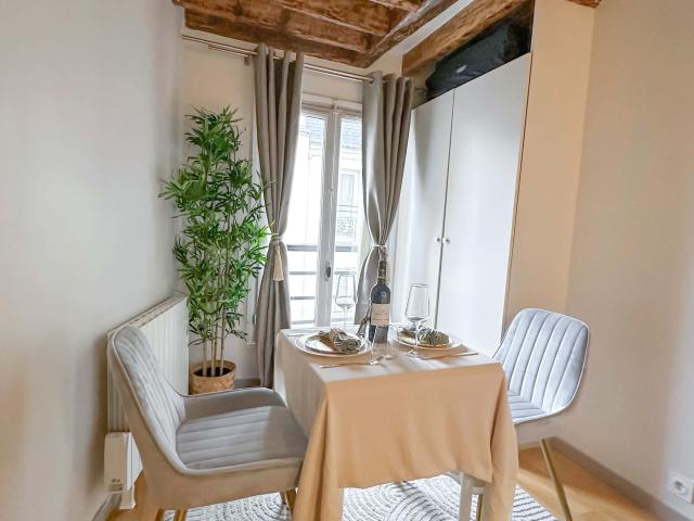 Authentic Flat near Luxembourg Garden