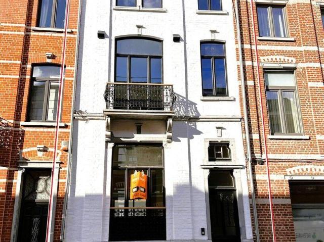 Authentic modern and energy proof co living!