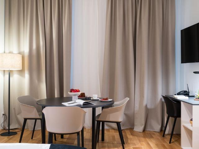 Authentic Viennese Living: Stylish Studio in a Historic Setting, Vienna Amsterdam Apartments for Rent