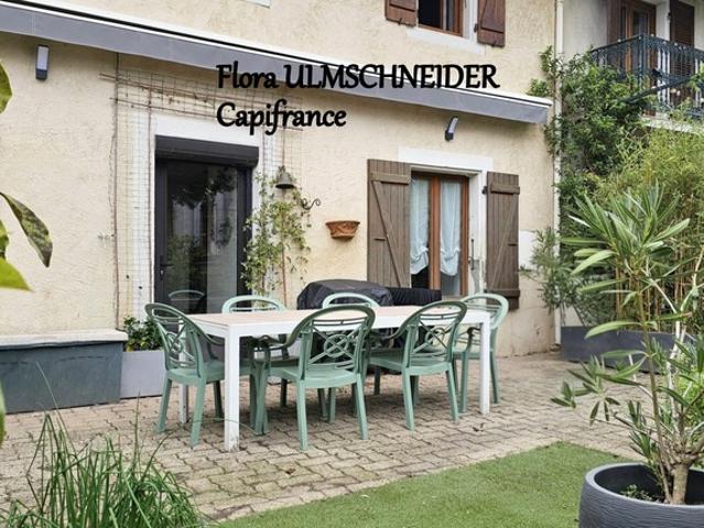 Authenticité et espace: grande maison mitoyenne en pierre avec 5 chambres à vendre à CHINDRIEUX avec garage et terrain proche du lac du Bourget, entre Aix les Bains et Annecy