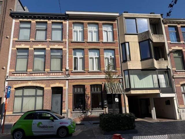 Authentiek appartement met één slaapkamer te huur