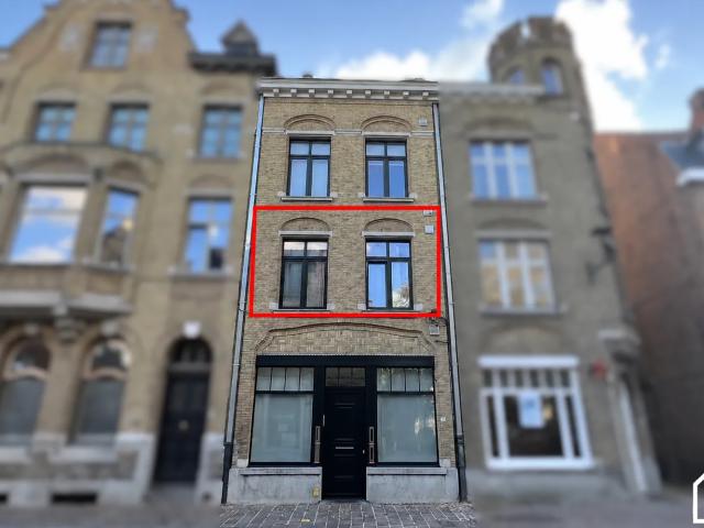 AUTHENTIEK EN INSTAPKLAAR APPARTEMENT MET 1 SLAAPKAMER IN IEPER