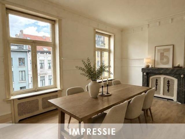 Authentiek 2 slaapkamer appartement op toplocatie