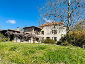 Authentique 340 m² habitables au coeur de 5 hectares