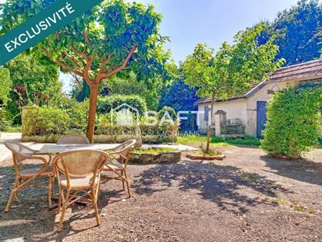 Authentique Béarnaise 213M2 avec dépendances et jardin à l’anglaise