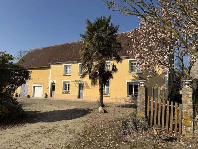 Authentique corps de ferme au cœur du Perche sur 3400m2