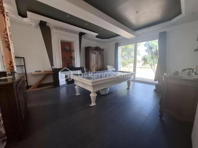 Authentique girondine 260 m² – Terrain arboré de 2 500 m² – Sainte Terre 33350