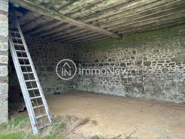 AUTHENTIQUE LONGERE A RENOVER DE 159 M2 AU SOL SUR TERRAIN D ENVIRON 2600 M2